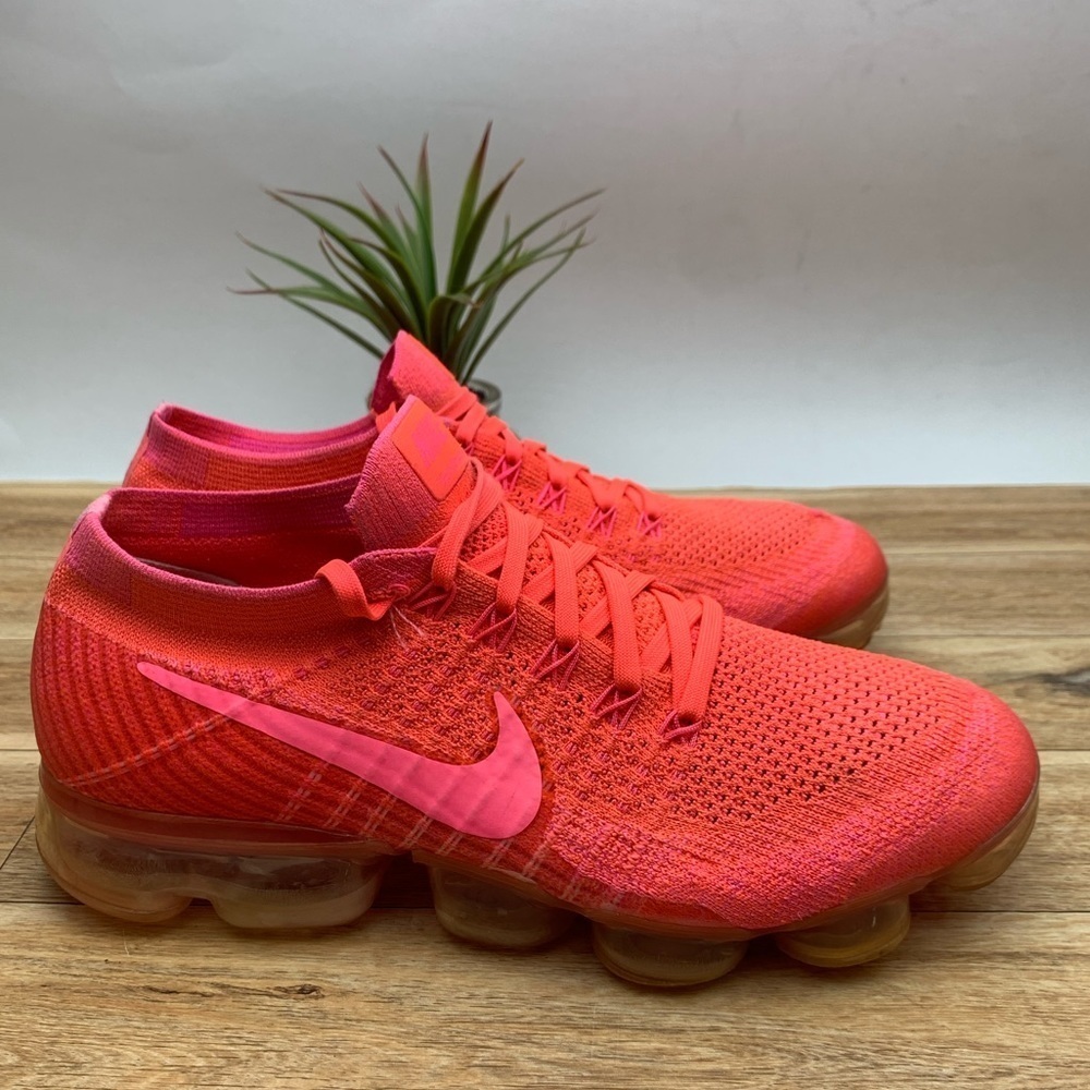 Nike Air VaporMax Flyknit Sneaker sz 8.5
